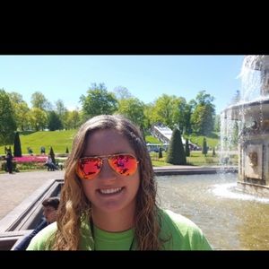 Meet your Posher, Leah